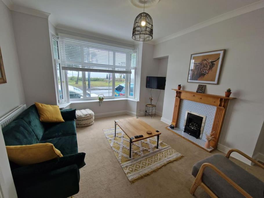 Lovely Seafront Apartment With Garden Swansea Exterior photo