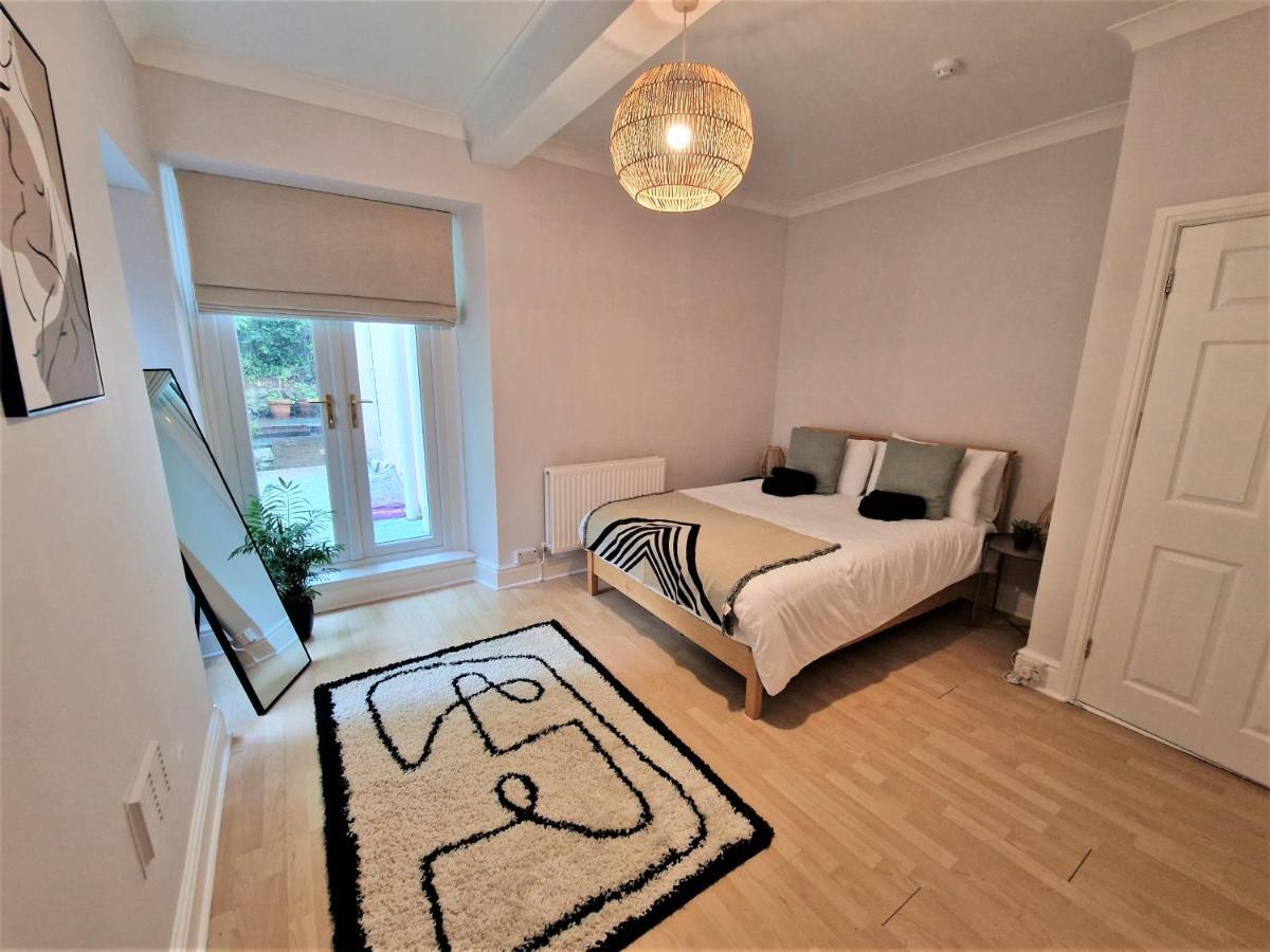 Lovely Seafront Apartment With Garden Swansea Exterior photo